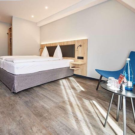 Hotel Zum Roten Baeren Freiburg Zimmer foto