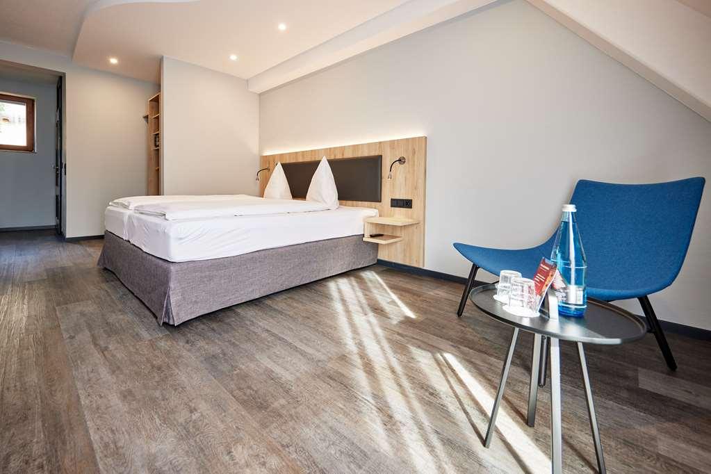 Hotel Zum Roten Baeren Freiburg Zimmer foto